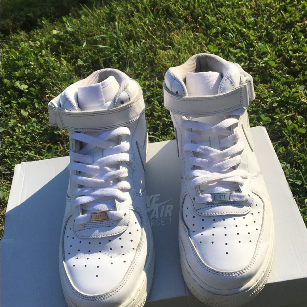 AF1 mid all white